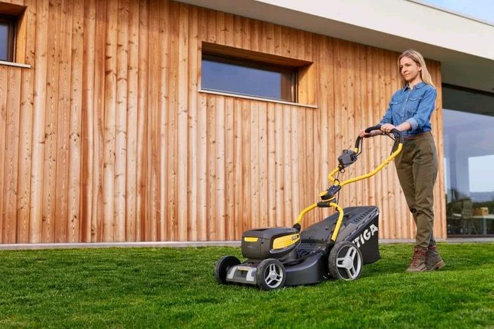 Actual product image Stiga Combi 753e V Kit AkkuRasenmäher48 V 2x 5 Ah (Rechargeable battery operated)