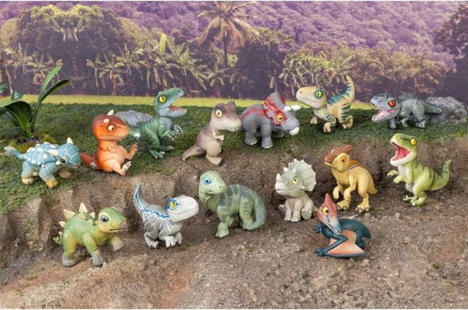 Actual product image Magni Jurassic World Hatchlings Edition eggs with buildable baby dinosaur
