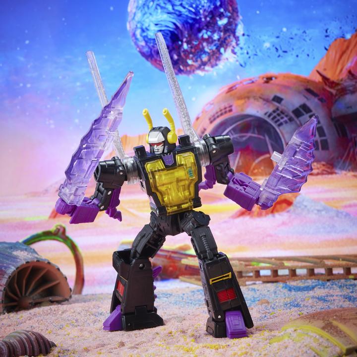 Image du produit Transformers Generations Legacy 14 cm grande figurine Deluxe Kickback, pour les enfants à partir de 8 ans