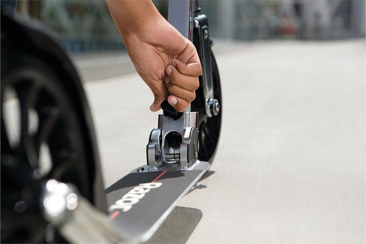 Actual product image Razor A6 Scooter - Silver 23L (MC2)