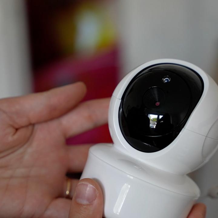Immagine prodotto Esmée Telecamera baby monitor digitale senza fili con monitor LCD da 5" + monitoraggio della temperatura (Video e audio, 200 m)