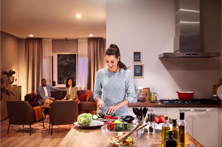 Produktbild Philips Hue Starter-Kit (E27, 11 W, 1055 lm, 3 x, F)