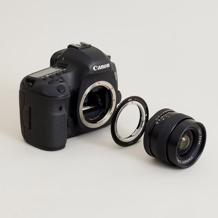 Immagine prodotto Urth Adattatore per obiettivo: compatibile con l'obiettivo Nikon F e il corpo macchina con attacco C