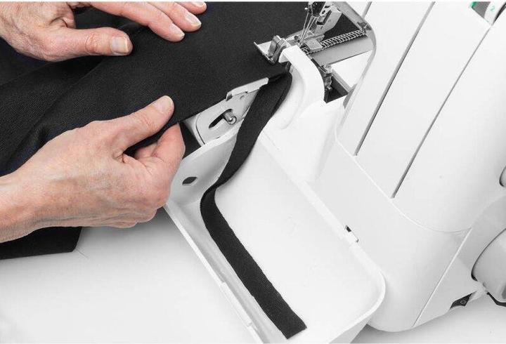 Actual product image Husqvarna VIKING Amber S100 Overlock