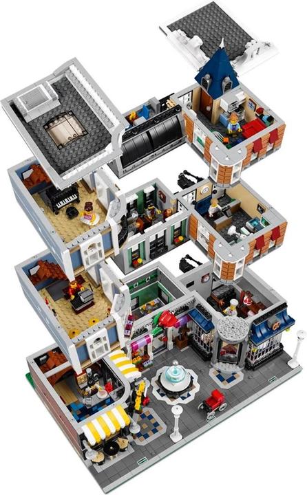 Actual product image LEGO Assembly Square (10255, LEGO Rare Sets, LEGO Creator Expert)
