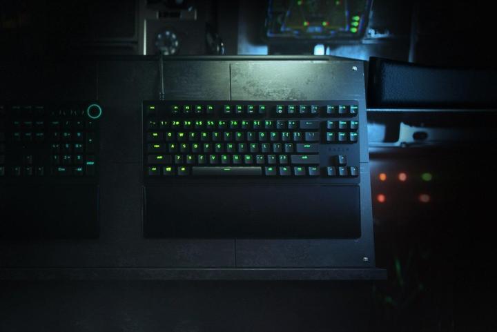 Actual product image Razer Huntsman V2 (DE, Cable)