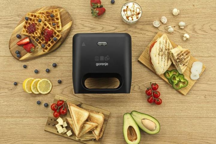 Actual product image Gorenje SM703GCB Sandwich maker, Power 700 W, Black