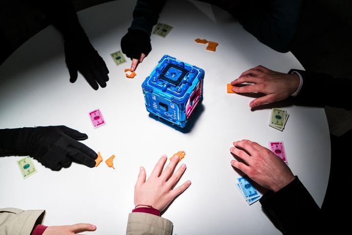 Actual product image Swissgames-Spiele Board game Bank Attack (French)