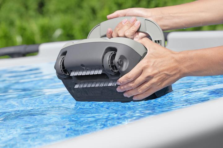 Actual product image Bestway AquaTronix G100 Robotic