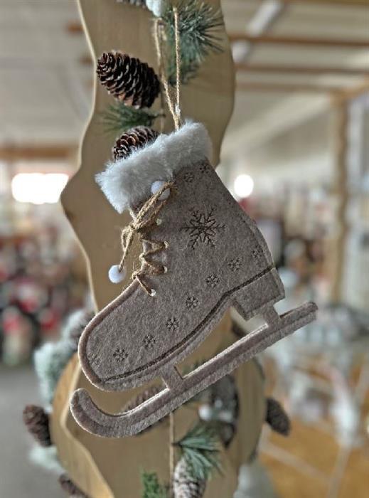 Image du produit GuGus Décoration à suspendre Patin à glace feutre avec flocons de neige décoré, ourlet blanc Lacets