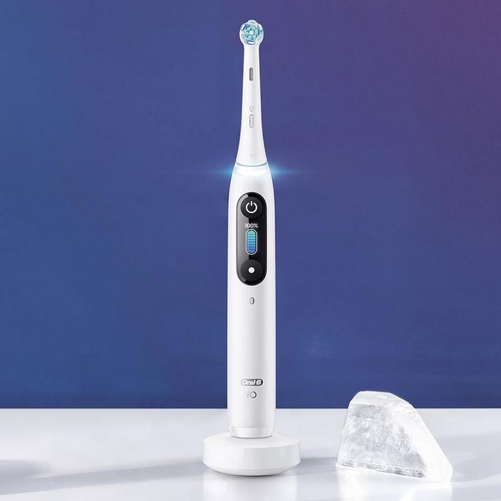 Actual product image Oral-B iO Series 8 (Oscillating toothbrush)