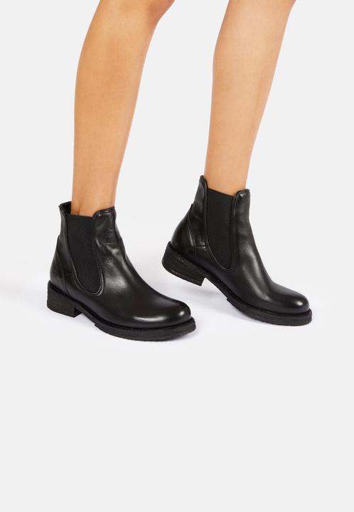 Actual product image Felmini Cooper C418, the Chelsea biker ankle boot from, is made from smooth leather, with a fini (40)