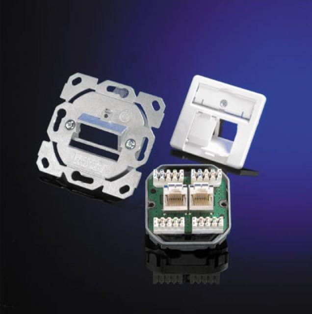 Image du produit Telegärtner TELEGAERTNER UPDose Cat6/Cl.E double 2xRJ45 alpinwhite AMJ45 (25.16.8650)
