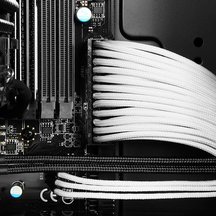 Actual product image BitFenix 6-pin PCIe extension