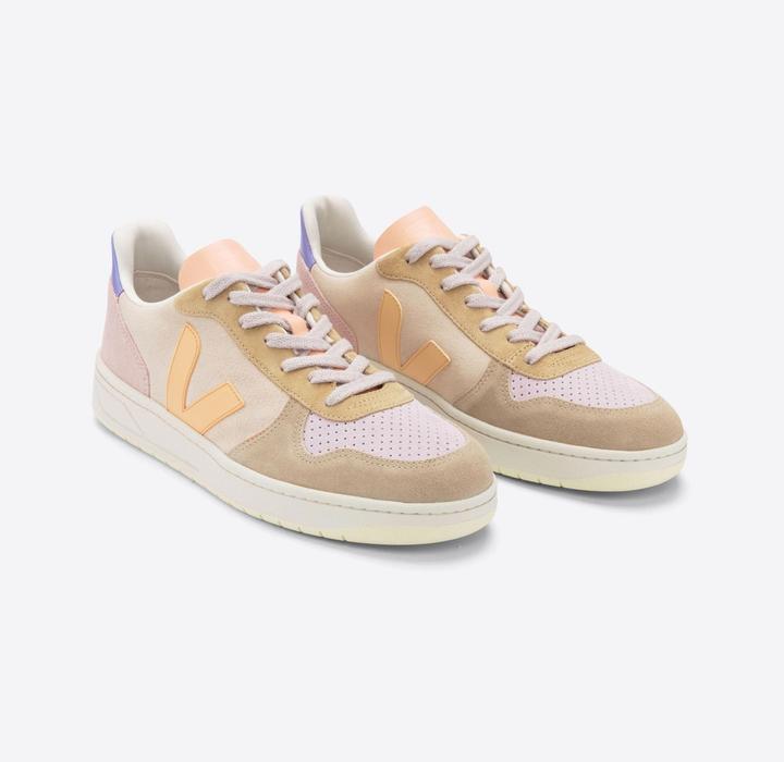 Actual product image Veja V-10 (37)