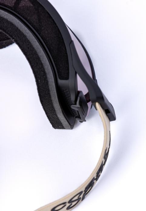 Produktbild Coast Optics Alta 2 Goggle, schwarz mit Pink Crystal und klarem Glas (Schwarz, Schwarz)
