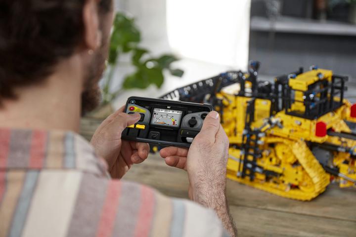 Image du produit LEGO Bulldozer D11 Cat (42131, LEGO Technic)