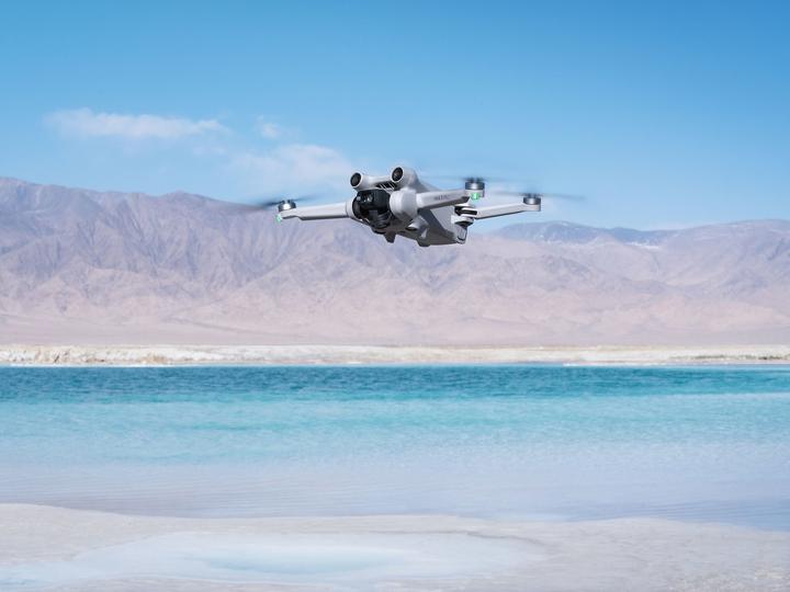 Image du produit DJI Mini 3 Pro avec télécommande (34 min, 249 g, 48 Mpx)