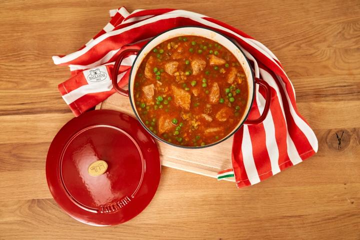 Actual product image Ballarini Cocotte BELLAMONTE 22 cm round 3.0 litre cast iron roaster red (22 cm, Casserole + Stewpot, Cast iron)