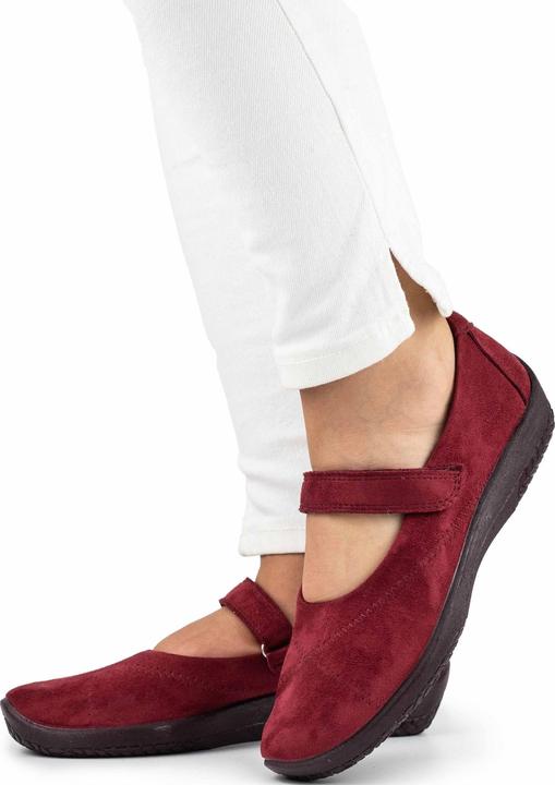 Bordeaux red