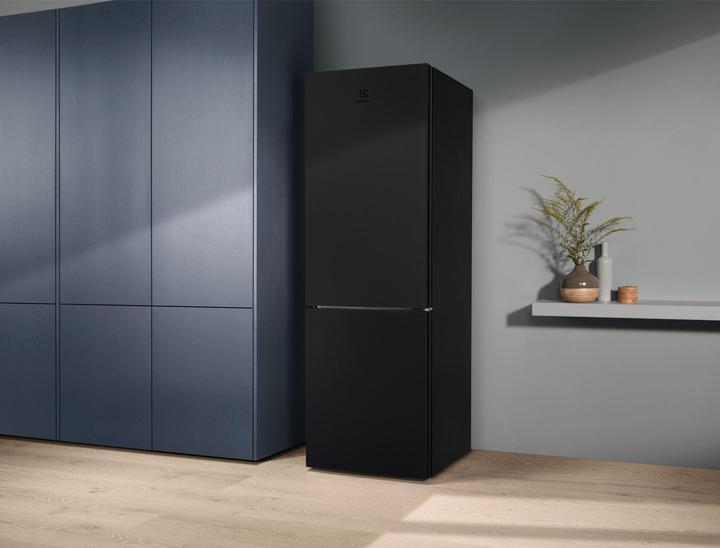 Produktbild Electrolux REFRIGERATOR LNT7ME32M1 ELX (330 l)
