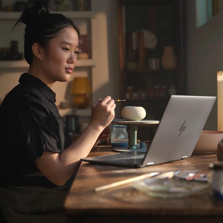 Immagine prodotto HP Envy x360 14-fa0152ng (14", AMD Ryzen 5 8640HS, 16 GB, 512 GB, DE)