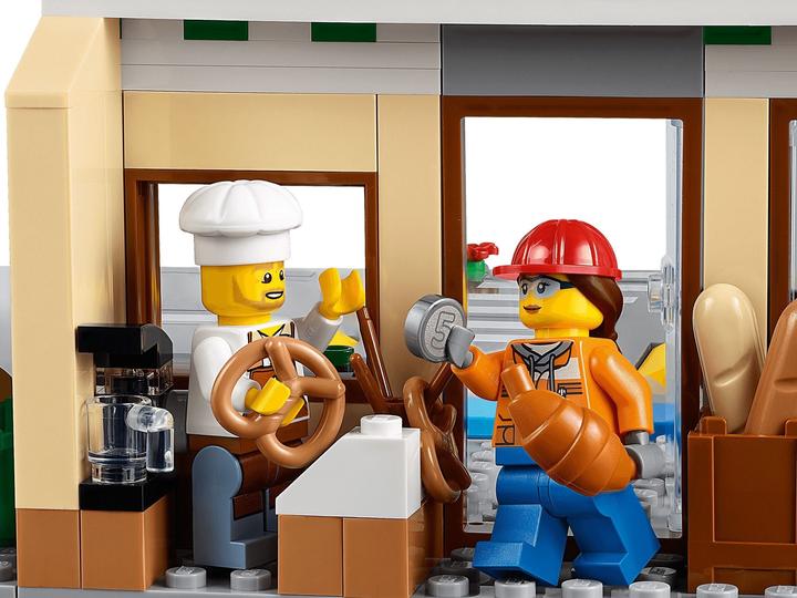 Actual product image LEGO Shopping street with shops (60306, LEGO City)