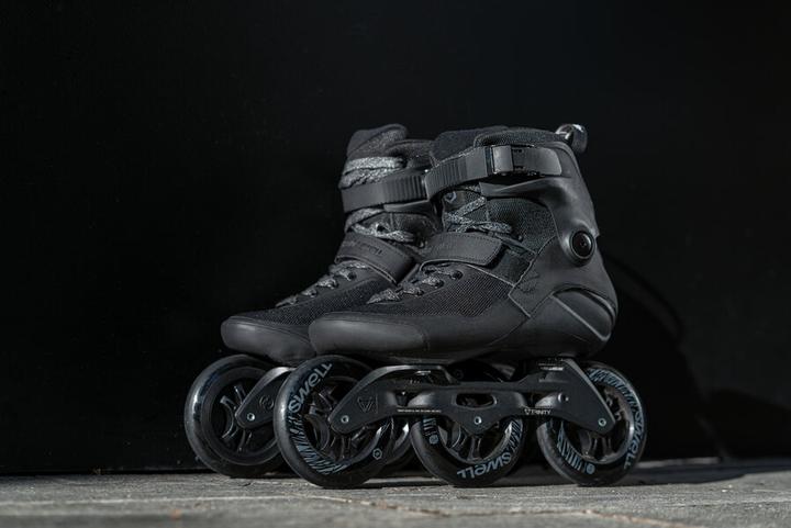 Actual product image Powerslide SWELL PERFORMANCE SKATES Triple Black 110 39 (39)