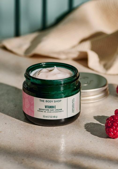 Produktbild Body Shop Vitamin E Moisture Cream 50ml for All Skin Types (50 ml, Tagescreme)