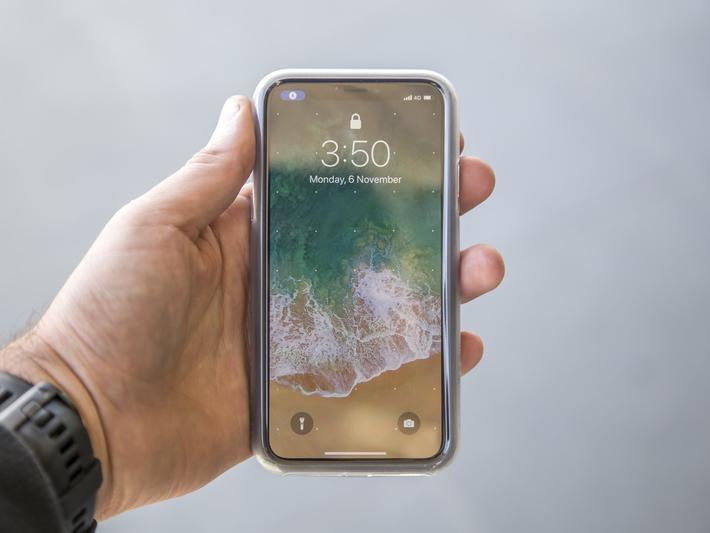 Actual product image Quad Lock Poncho (Apple iPhone 13 Pro Max)