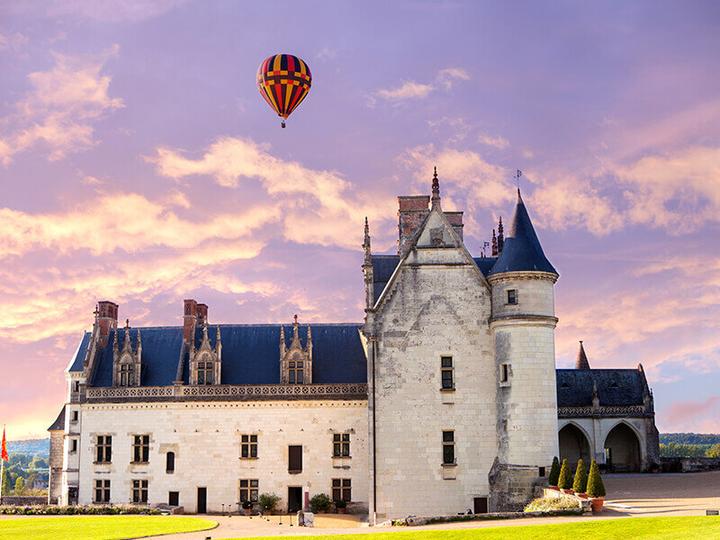 Image du produit Smartbox Vol en montgolfière en famille au coeur de la Touraine avec dégustation et visite de cave (3 pers.)