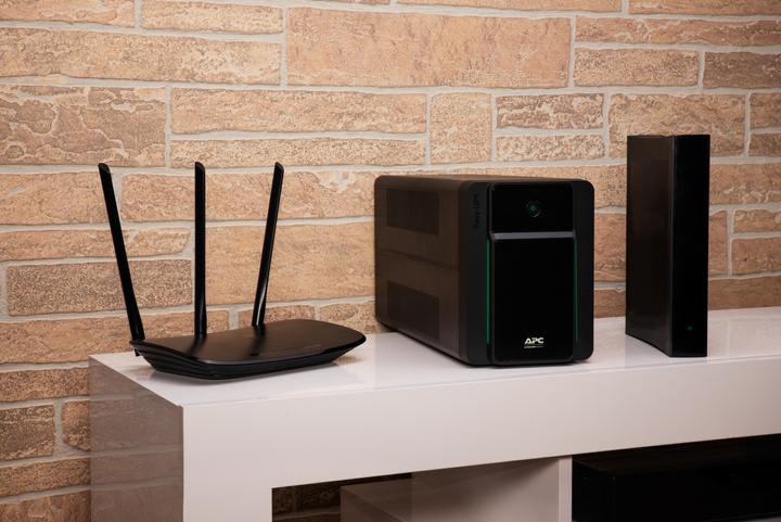 Immagine prodotto APC Easy UPS Line-Interactive 1200 VA 650 W (1200 VA, 650 W, Interattivo linea UPS)