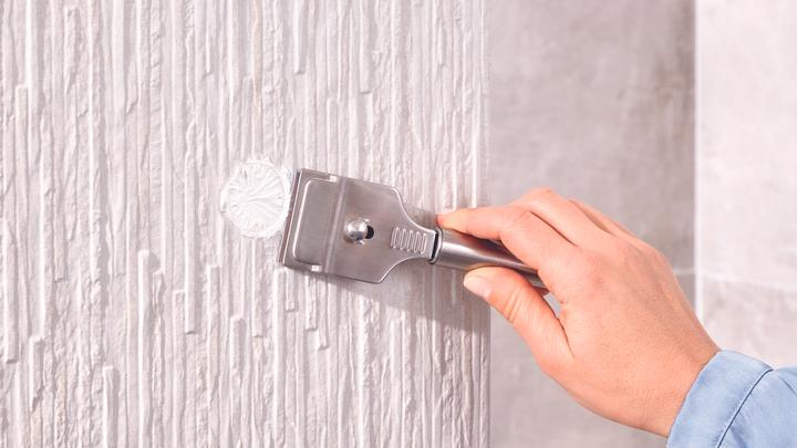 Actual product image tesa DELUXXE soap dispenser incl. adhesive solution without drilling
