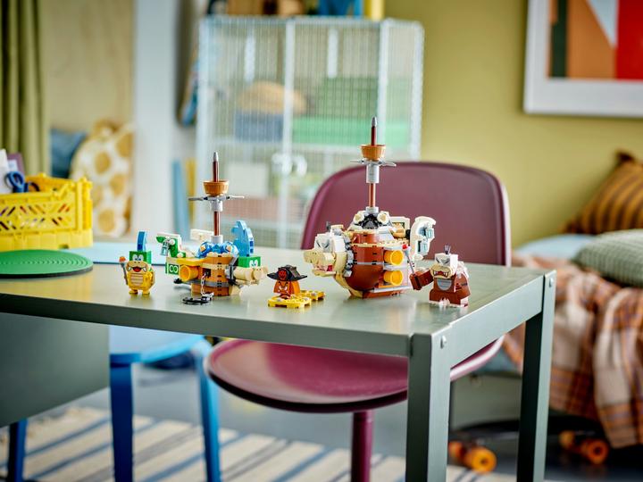 Actual product image LEGO 71427 Super Mario Larry and Morton's Air Galleys - Expansion Set (71427, LEGO Super Mario)