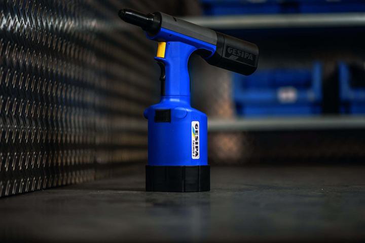 Actual product image Gesipa Blind rivet setting tool TAURUS® 2 Operating pressure 5 - 7 bar