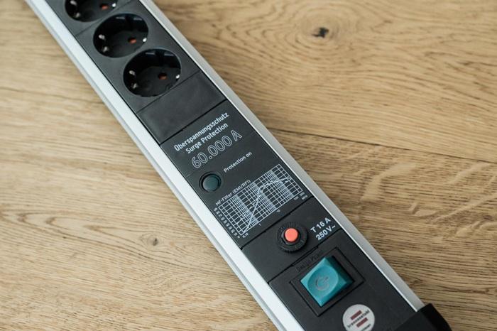 Produktbild Brennenstuhl Premium Protect-Line PDU, 8 sockets, 3m, Silver/gray, with switch and surge protecti...