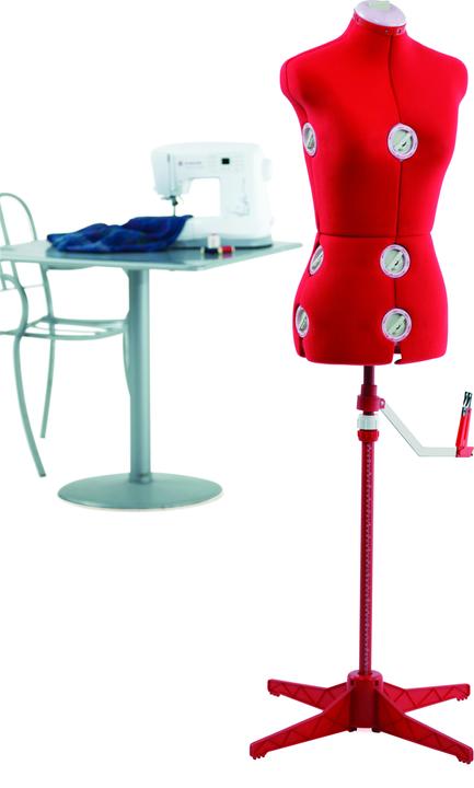 Rote Schneiderpuppe