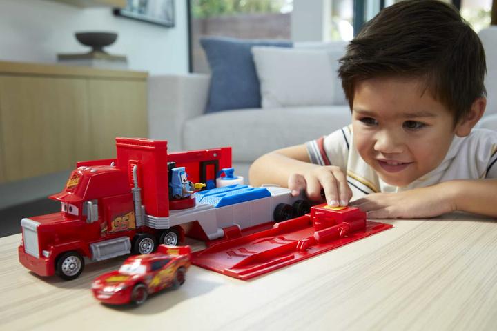 Produktbild Cars Transforming Mack Spielset