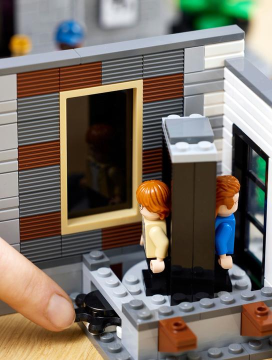 Actual product image LEGO Qeer Eye- The Loft of the Fab 5 (10291, LEGO Creator Expert, LEGO Rare Sets)