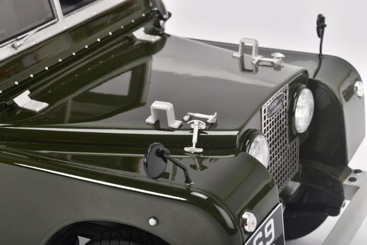 Produktbild Schuco Land Rover 80 dunkelgrün 1:12
