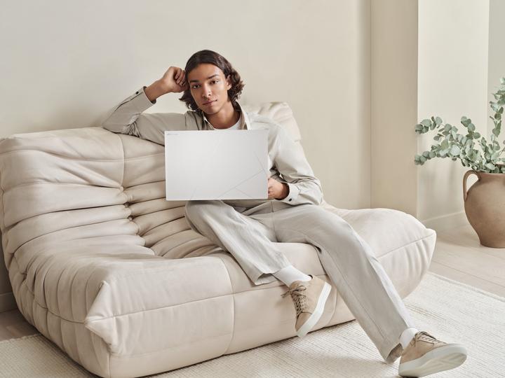 Produktbild ASUS Zenbook S 16 (15.98", AMD Ryzen AI 9 HX 370, 32 GB, 1000 GB, DE)