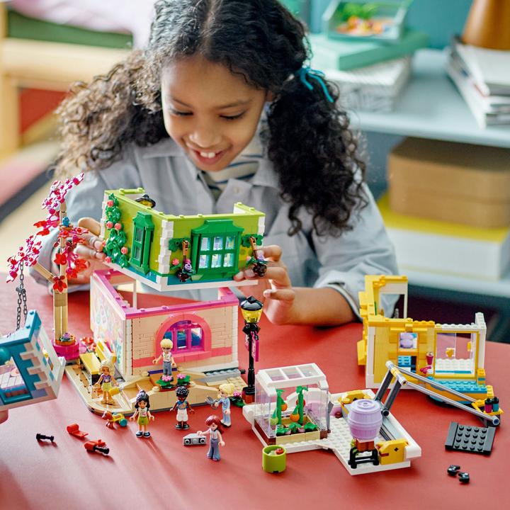 Actual product image LEGO Heartlake City Community Centre (41748, LEGO Friends)