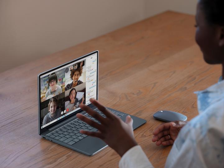 Produktbild Microsoft Surface Laptop Go (12.40", Intel Core i5-1035G1, 8 GB, 256 GB, DE)