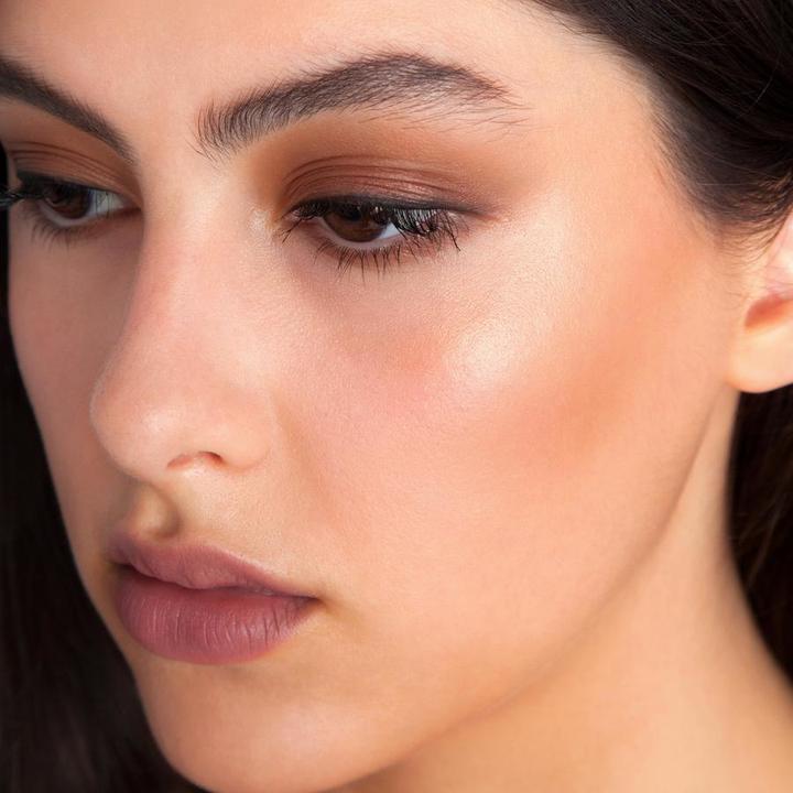 Actual product image The Balm Bonnie-Lou Manizer Highliter & Shadow (Golden, Highlighter, 9 g)