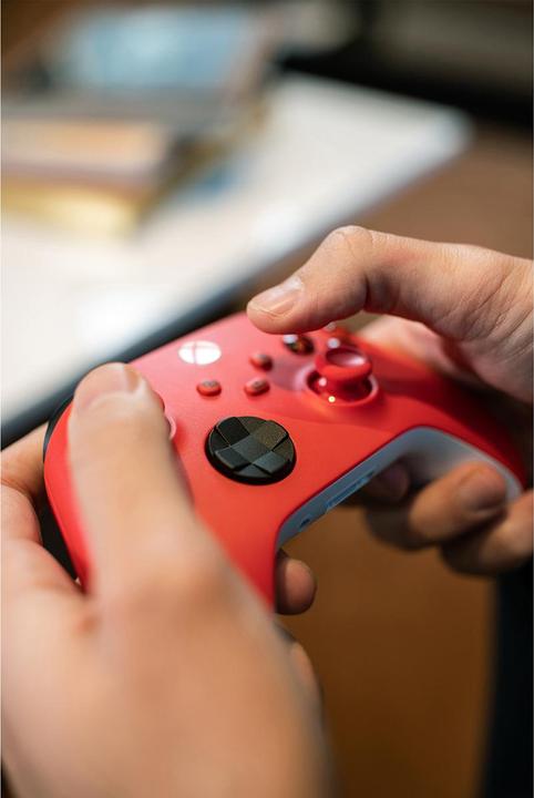 Actual product image Microsoft Xbox Wireless Controller - Pulse Red (PC, Xbox One X, Xbox Series X, Xbox One S, Xbox Series S)