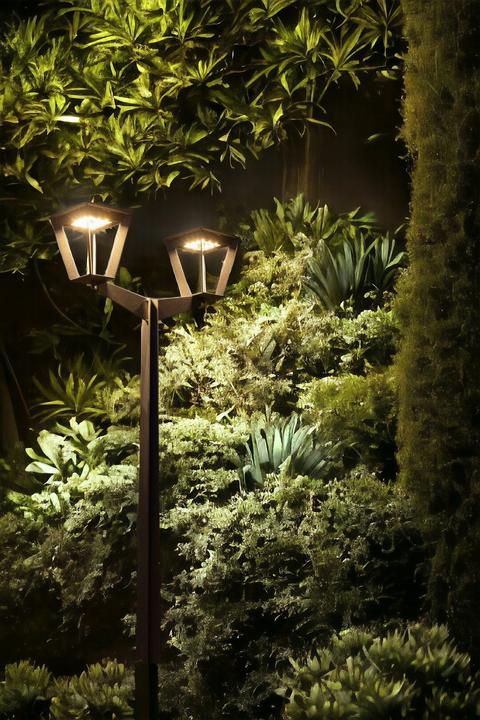 Actual product image Les Jardins Metro double solar floor lamp wireless 500 lumens (500 lm)