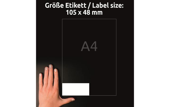 Actual product image Avery Universal labels