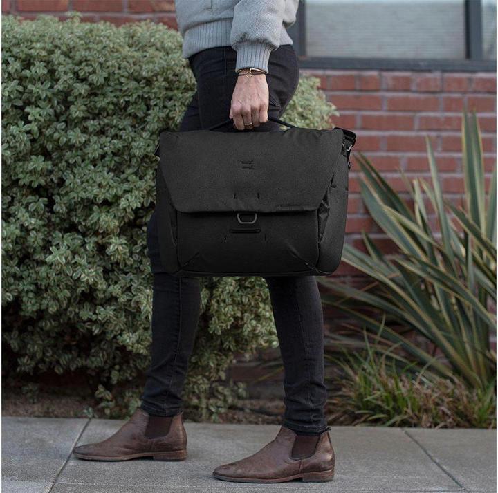 Actual product image Peak Design Everyday Messenger (Camera shoulder bag, 13 l)