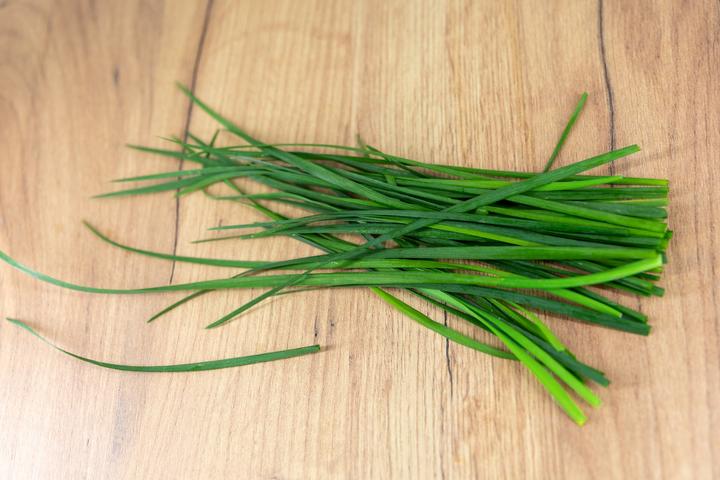 Produktbild Zollinger Bio Chinesischer Schnittlauch, Knoblauch aus dem Orient (Keimlinge)
