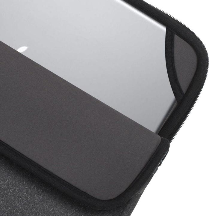 Actual product image Rivacase Antishock (15.60", Apple)
